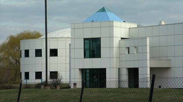 Το απίστευτο σπίτι στο οποίο πέθανε ο Prince –Κατακλύζεται από χιλιάδες φαν του [εικόνες] | iefimerida.gr 1