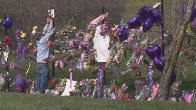 Το απίστευτο σπίτι στο οποίο πέθανε ο Prince –Κατακλύζεται από χιλιάδες φαν του [εικόνες] | iefimerida.gr 10