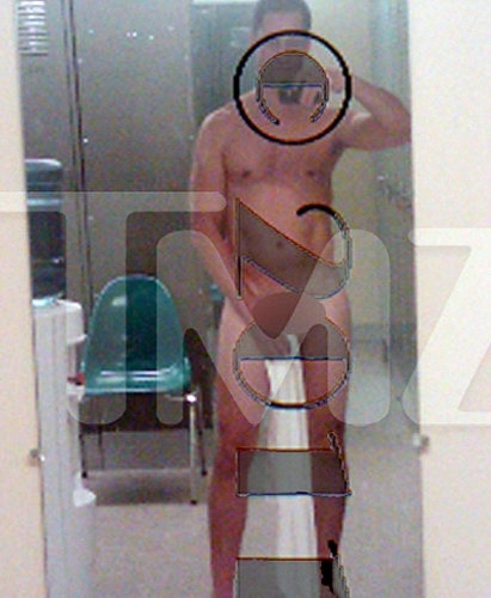 Ποια είναι η γυναίκα που κάνει τα πάντα στο πλευρό της Χίλαρι [εικόνες] | iefimerida.gr 8