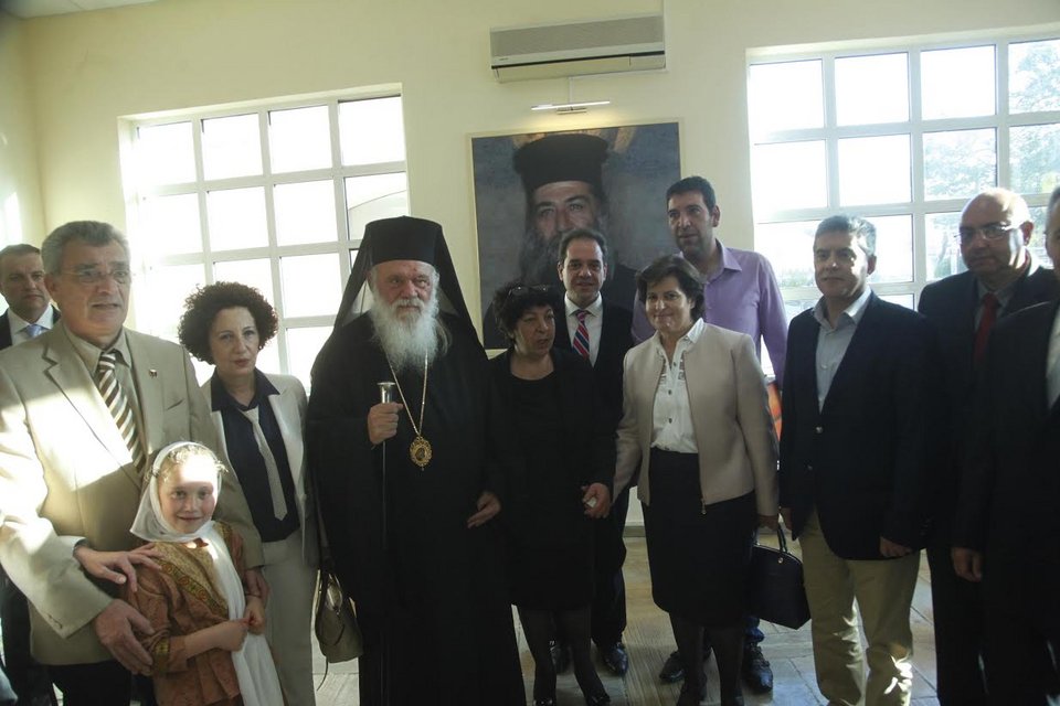 Εγκαινιάστηκε από τον Αρχιεπίσκοπο Ιερώνυμο στην Λέσβο το 10ο κοινωνικό παντοπωλείο της «Αποστολής» [εικόνες] | iefimerida.gr 0