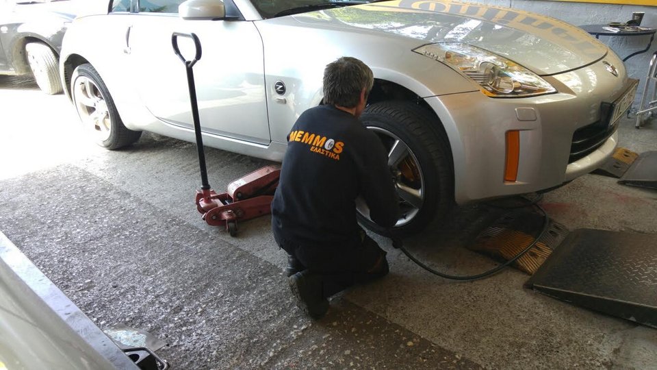 Οχήματα «βόμβες»: Το 60% των αυτοκινήτων κυκλοφορούν με φθαρμένα ελαστικά [εικόνες & βίντεο] | iefimerida.gr 5