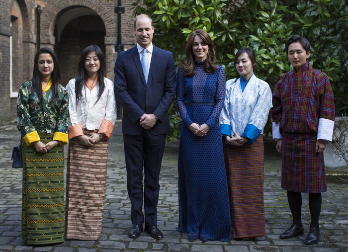 Η πιο τολμηρή εμφάνιση της Κέιτ Μίντλετον -Με μάξι διαφανές φόρεμα [εικόνες]  | iefimerida.gr 4