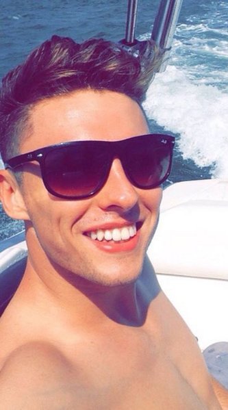 Το αγοράκι της Kinder μεγάλωσε -Πώς είναι σήμερα [εικόνες] | iefimerida.gr 4