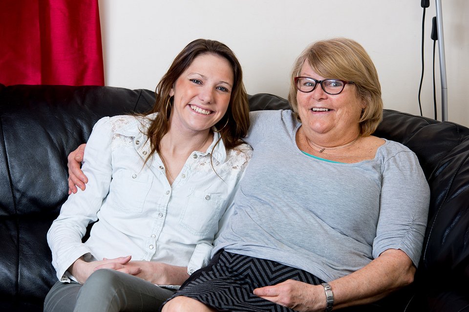 Γιατροί την έστειλαν σπίτι για να πεθάνει -Την έσωσε η μητέρα της, βρήκε θεραπεία στο ίντερνετ [εικόνες]  | iefimerida.gr 0