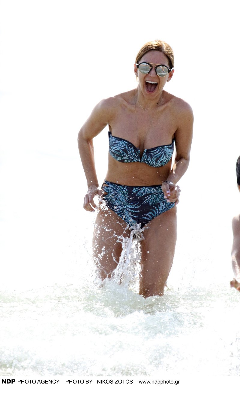 Η Ελλη Κοκκίνου στα 46 της με μαγιό -Χωρίς ίχνος ρετούς [εικόνες] | iefimerida.gr 8