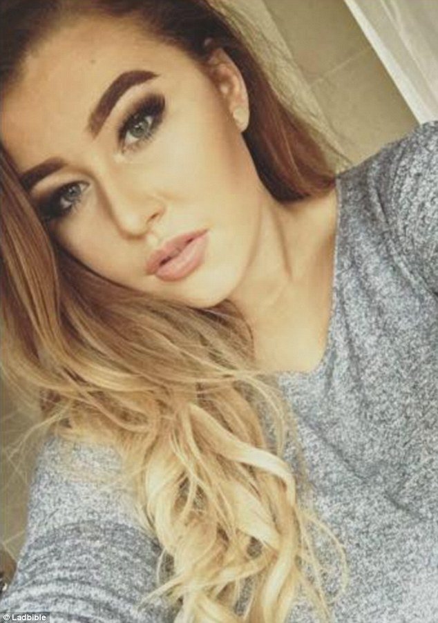 Φλέρταρε με μάνα και κόρη στο διαδίκτυο - Τον διέσυραν στα social media [εικόνες]  | iefimerida.gr 0