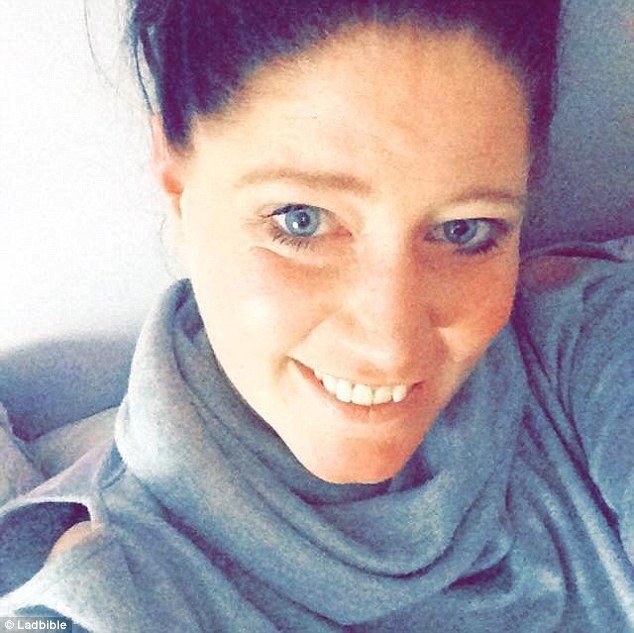 Φλέρταρε με μάνα και κόρη στο διαδίκτυο - Τον διέσυραν στα social media [εικόνες]  | iefimerida.gr 1