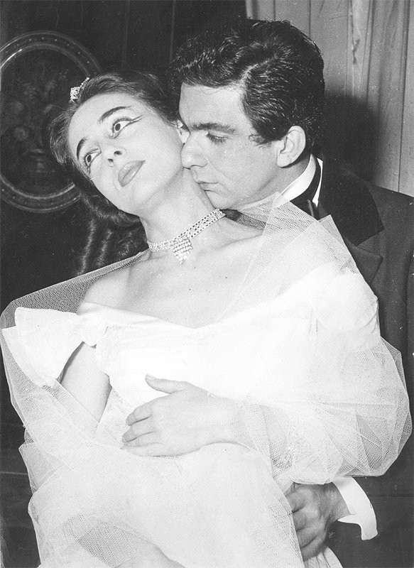 Ελλη Λαμπέτη: Η θυελλώδης ζωή του ομορφότερου ψευδίσματος του ελληνικού θεάτρου [εικόνες & βίντεο] | iefimerida.gr 23