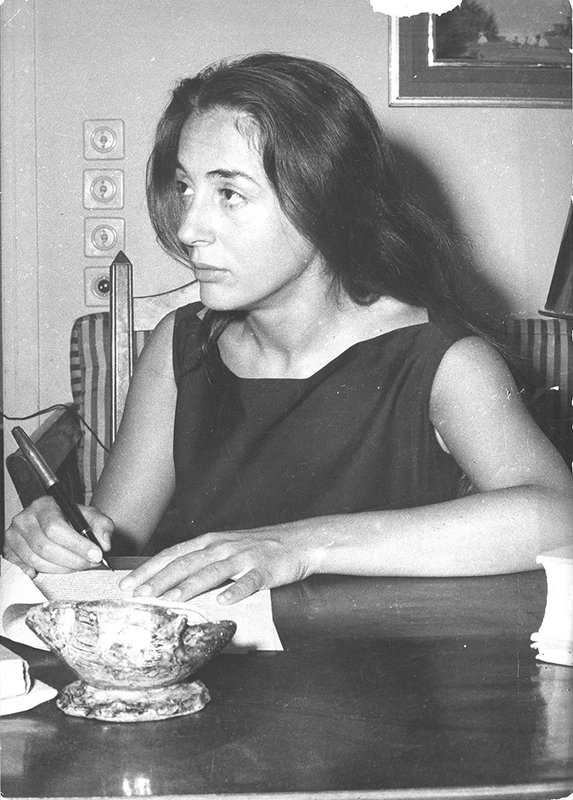 Ελλη Λαμπέτη: Η θυελλώδης ζωή του ομορφότερου ψευδίσματος του ελληνικού θεάτρου [εικόνες & βίντεο] | iefimerida.gr 35