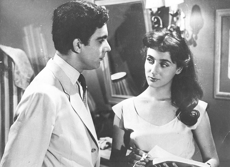 Ελλη Λαμπέτη: Η θυελλώδης ζωή του ομορφότερου ψευδίσματος του ελληνικού θεάτρου [εικόνες & βίντεο] | iefimerida.gr 8