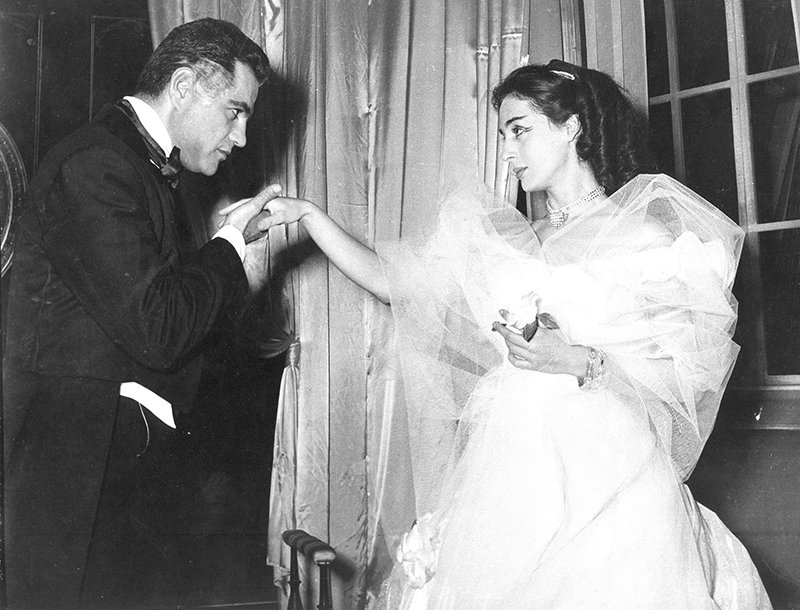 Ελλη Λαμπέτη: Η θυελλώδης ζωή του ομορφότερου ψευδίσματος του ελληνικού θεάτρου [εικόνες & βίντεο] | iefimerida.gr 13