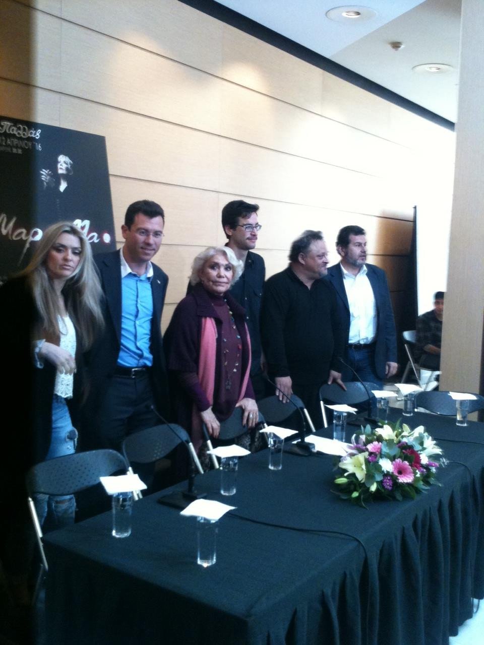 Η Μαρινέλλα «σαμποτάρει» τον εαυτό της σε Παλλάς και Μέγαρο Μουσικής Θεσσαλονίκης [εικόνες] | iefimerida.gr 0