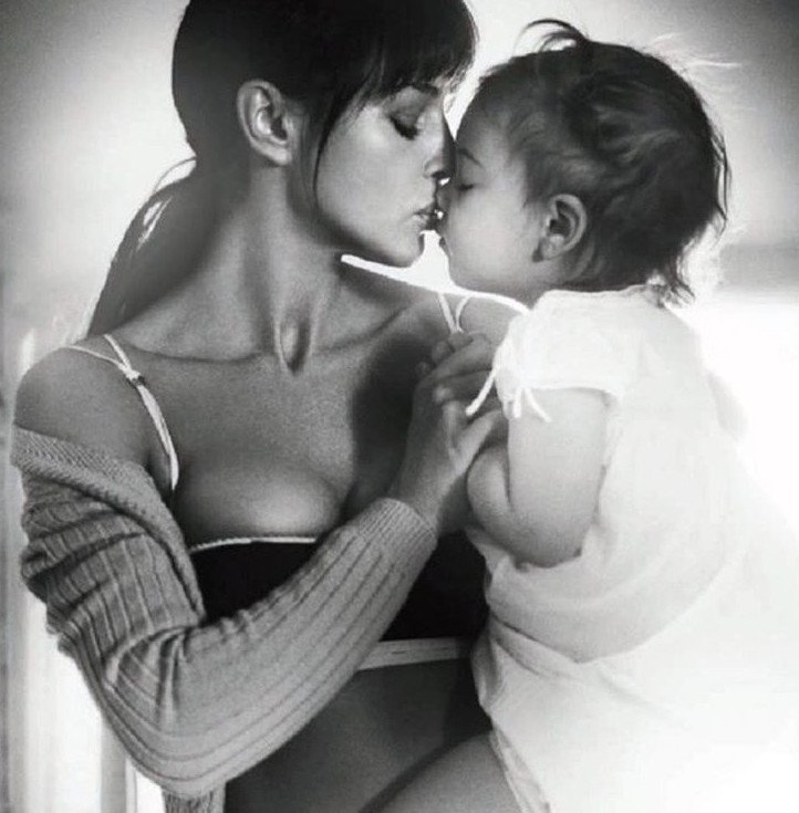 Η Μόνικα Μπελούτσι σπάει το Instagram -Ντεμπούτο με τα 28 πιο σέξι καρέ της [εικόνες] | iefimerida.gr 24