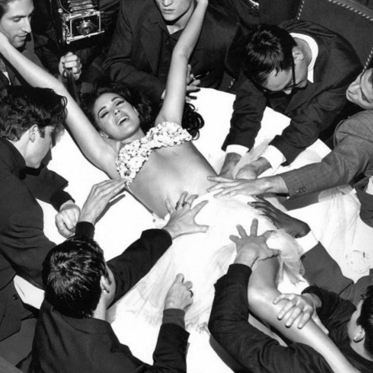 Η Μόνικα Μπελούτσι σπάει το Instagram -Ντεμπούτο με τα 28 πιο σέξι καρέ της [εικόνες] | iefimerida.gr 4