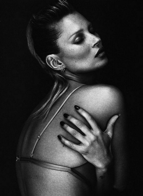 Ναόμι Κάμπελ-Κέιτ Μος: Οι καταχρήσεις, τα πάθη και η ζήλια μεταξύ τους [εικόνες] | iefimerida.gr 4