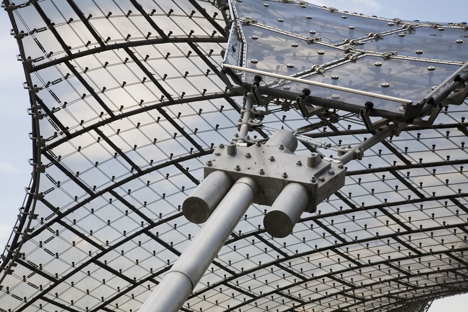 Γιατί η φύση «αγαπάει» τα εξάγωνα; Από τις κηρήθρες ως τη σύγχρονη αρχιτεκτονική [εικόνες] | iefimerida.gr 5