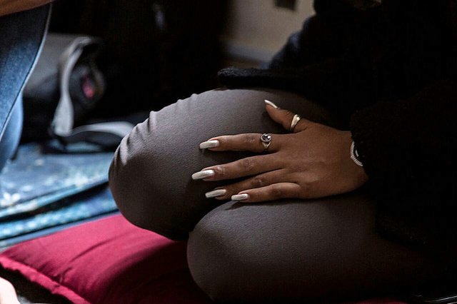 Πωλούνται ανήλικα κορίτσια στο Νεπάλ, μετά τον σεισμό [εικόνες] | iefimerida.gr 1