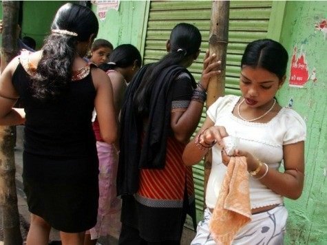 Πωλούνται ανήλικα κορίτσια στο Νεπάλ, μετά τον σεισμό [εικόνες] | iefimerida.gr 3