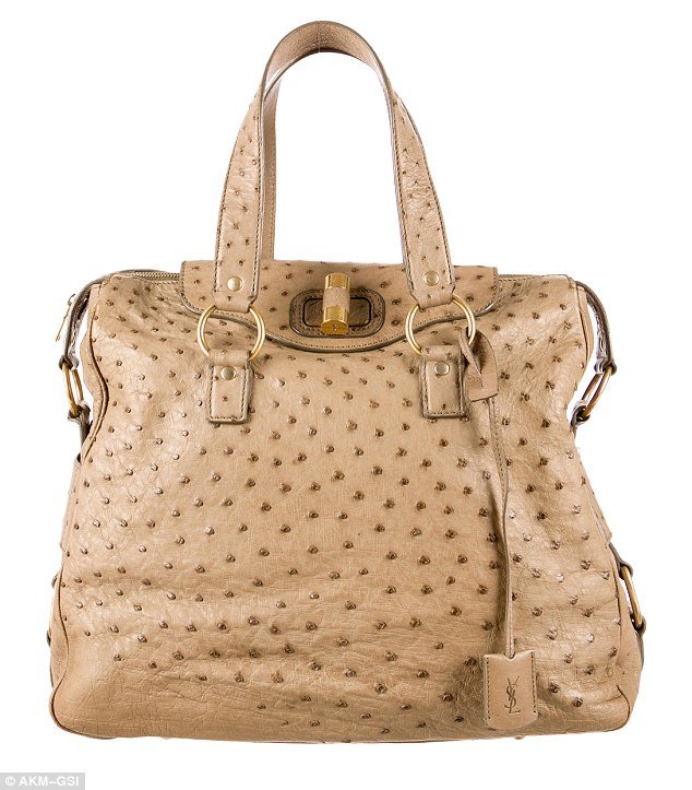 Για μια τσάντα Hermes -Σάλος με τις εικόνες από τα σφαγεία στρουθοκαμήλων [εικόνες] | iefimerida.gr 0