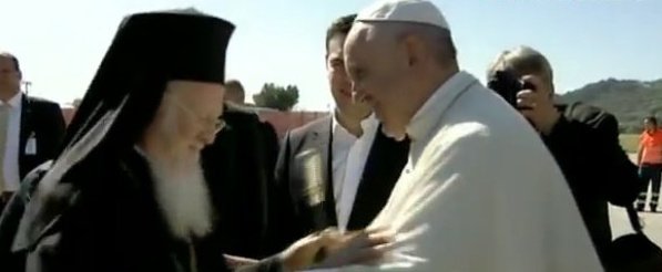 Στη Λέσβο ο Πάπας Φραγκίσκος -Ιστορική επίσκεψη για το προσφυγικό | iefimerida.gr 30