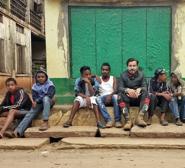 Ο Γιώργος Μαυρίδης του World Party αποκαλύπτει γιατί δεν τελείωσε το σχολείο [εικόνες] | iefimerida.gr 0