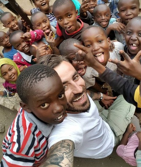 Ο Γιώργος Μαυρίδης του World Party αποκαλύπτει γιατί δεν τελείωσε το σχολείο [εικόνες] | iefimerida.gr 1