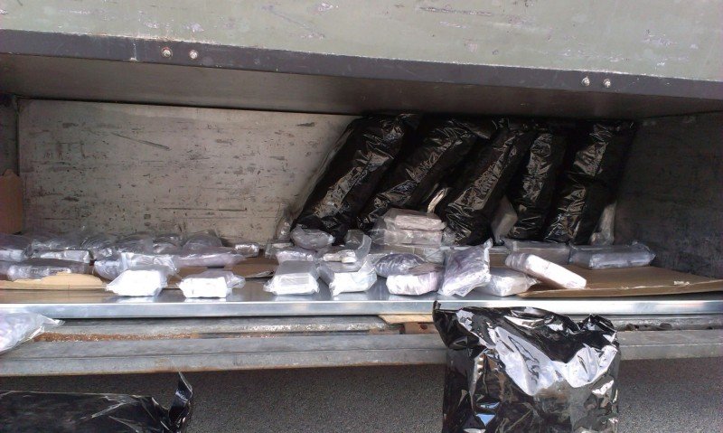 Πάτρα: Μπλόκο του λιμενικού σε 145 κιλά ναρκωτικών -Ηταν κρυμμένα σε φορτηγό [εικόνες] | iefimerida.gr 2