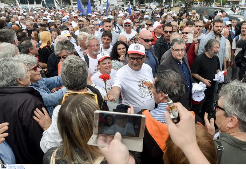 Εφθασαν στο Σύνταγμα μετά από μία εβδομάδα -Πορεία από την Πάτρα στην Αθήνα με τα πόδια [εικόνες] | iefimerida.gr 18