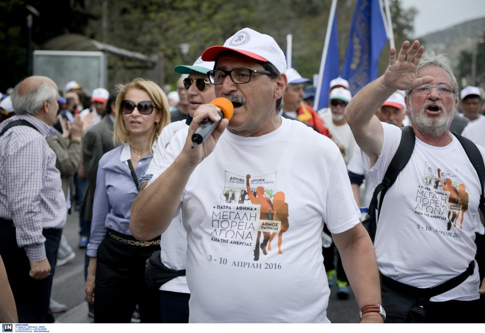 Εφθασαν στο Σύνταγμα μετά από μία εβδομάδα -Πορεία από την Πάτρα στην Αθήνα με τα πόδια [εικόνες] | iefimerida.gr 8