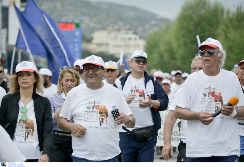 Εφθασαν στο Σύνταγμα μετά από μία εβδομάδα -Πορεία από την Πάτρα στην Αθήνα με τα πόδια [εικόνες] | iefimerida.gr 13