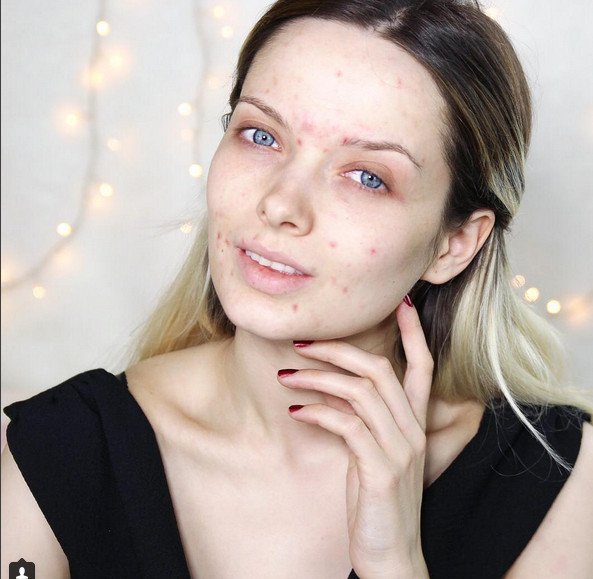 Μία ακομπλεξάριστη μπλόγκερ- Δείχνει πώς το μακιγιάζ την κάνει θεά [εικόνες] | iefimerida.gr 2