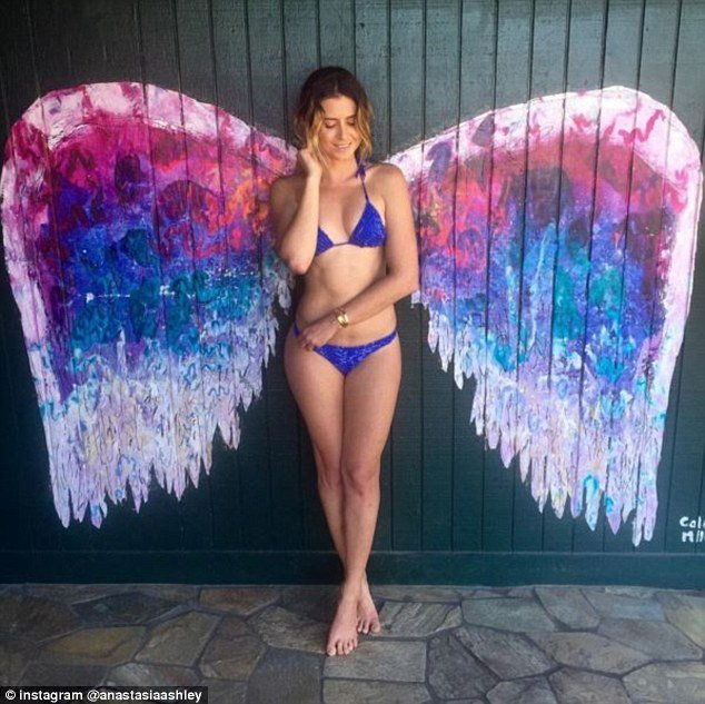 Η πιο σέξι σέρφερ του κόσμου -Εγινε γνωστή γιατί χόρευε twerking πριν από κάθε αγώνα [εικόνες] | iefimerida.gr 7