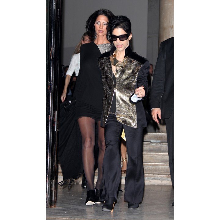 Prince: Ψηλοτάκουνα και 1,57 ύψος -Ενας γίγαντας της μουσικής [εικόνες] | iefimerida.gr 9