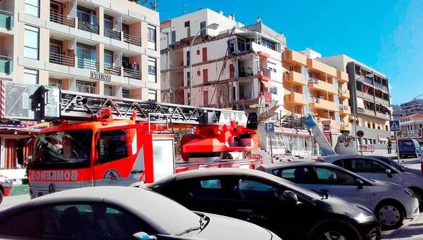 Κατέρρευσε κτίριο στα Κανάρια νησιά -Μία νεκρή και 9 αγνοούμενοι [εικόνες]  | iefimerida.gr 1