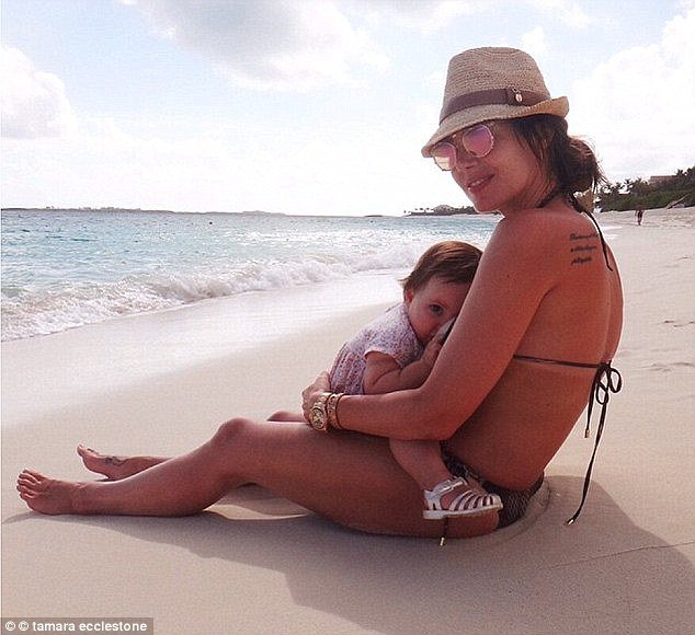 Οι διάσημες κάνουν το θηλασμό μόδα -Ποζάρουν θηλάζοντας [εικόνες] | iefimerida.gr 6