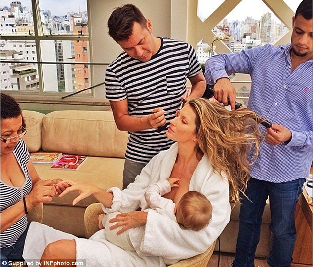 Οι διάσημες κάνουν το θηλασμό μόδα -Ποζάρουν θηλάζοντας [εικόνες] | iefimerida.gr 0