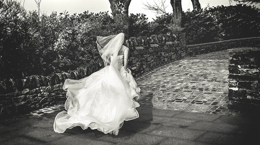 Γιατί οι νύφες φορούν πέπλο -Η ιστορία πίσω από το... δραματικό αξεσουάρ [εικόνες] | iefimerida.gr 1