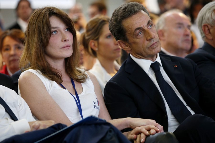 Η μητέρα της Κάρλα Μπρούνι αποκαλύπτει: «Την έκανα με τον 19χρονο γιο του εραστή μου» [εικόνες] | iefimerida.gr 3