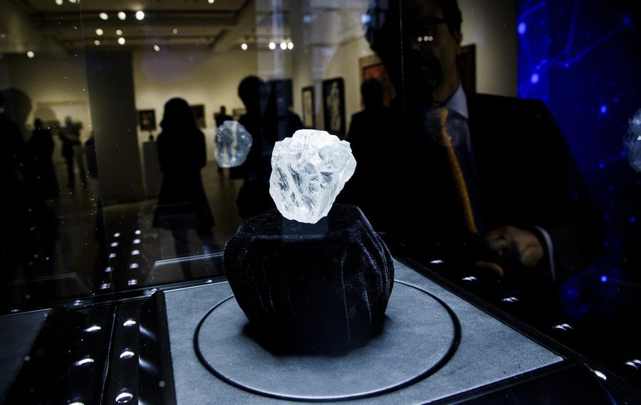 Το μεγαλύτερο διαμάντι των τελευταίων 100 ετών -11.090 καρατίων, αξίας 70 εκατ. [εικόνες] | iefimerida.gr 3