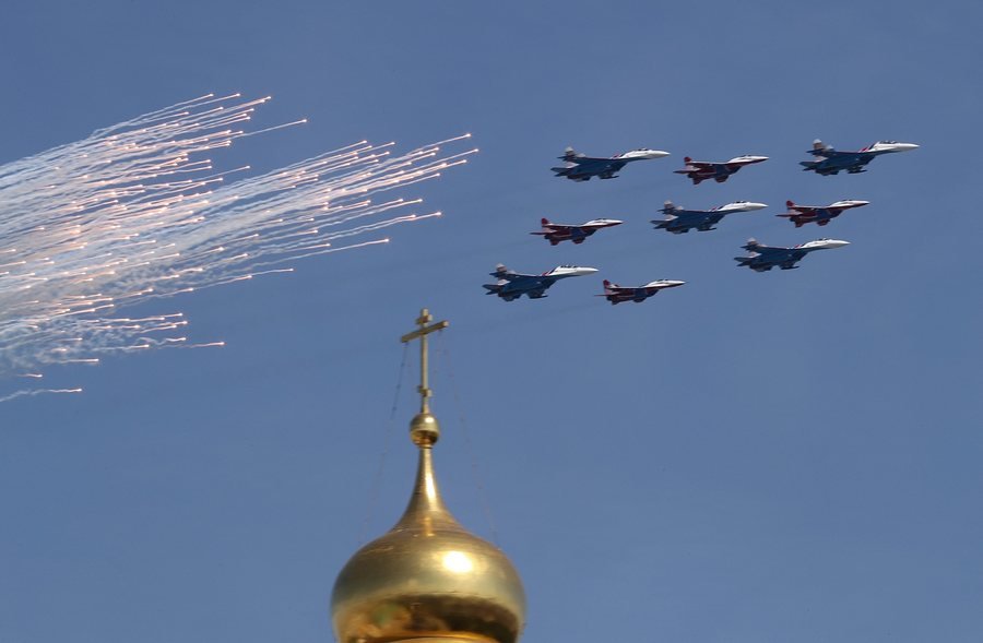 Μόσχα: Η εντυπωσιακή στρατιωτική παρέλαση στην Κόκκινη Πλατεία  [εικόνες] | iefimerida.gr 0