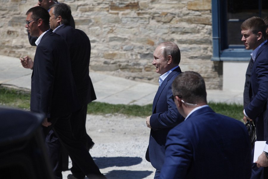 Στο μοναστήρι του Αγιου Παντελεήμονα έφτασε ο Πούτιν [εικόνες & βίντεο] | iefimerida.gr 0