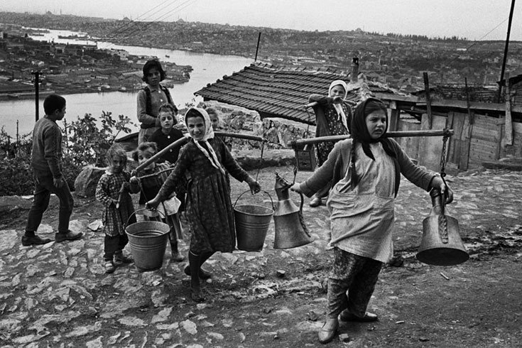 Αρά Γκιουλέρ: Αφιέρωμα στον 87χρονο φωτογράφο που δεν δέχτηκε ποτέ μελετητές στο αρχείο του | iefimerida.gr 5