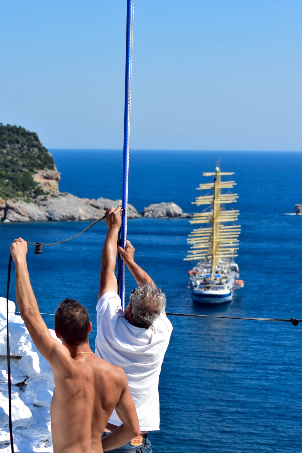 Το μεγαλύτερο ιστιοφόρο του κόσμου έφτασε στην Σκόπελο και έκλεψε τις εντυπώσεις [εικόνες] | iefimerida.gr 1