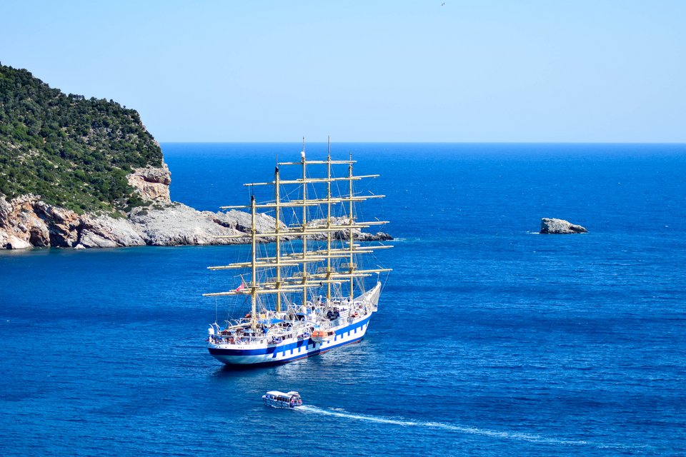 Το μεγαλύτερο ιστιοφόρο του κόσμου έφτασε στην Σκόπελο και έκλεψε τις εντυπώσεις [εικόνες] | iefimerida.gr 0