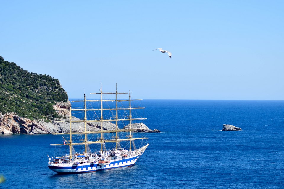 Το μεγαλύτερο ιστιοφόρο του κόσμου έφτασε στην Σκόπελο και έκλεψε τις εντυπώσεις [εικόνες] | iefimerida.gr 3