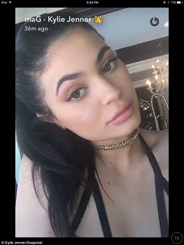 Πάρτι με καυτά μπικίνι για την Κένταλ και την Κάιλι Τζένερ [εικόνες] | iefimerida.gr 5