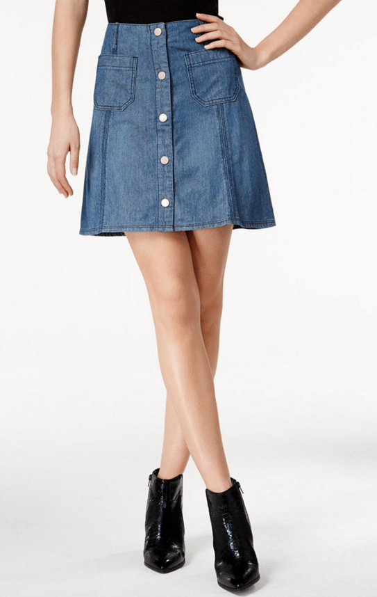 Η νέα στιλιστική μανία των σταρ -Μίνι φούστα με κουμπιά [εικόνες] | iefimerida.gr 4