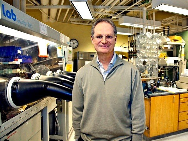  O Eλληνας καθηγητής που βράβευσε ο Ομπάμα -Του απένειμε το Εθνικό Μετάλλιο Επιστημών [εικόνες] | iefimerida.gr 1