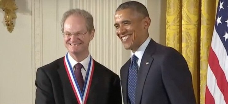  O Eλληνας καθηγητής που βράβευσε ο Ομπάμα -Του απένειμε το Εθνικό Μετάλλιο Επιστημών [εικόνες] | iefimerida.gr 0