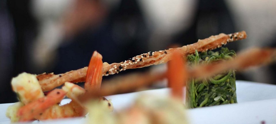 «Dinner in the Sky» -Μια αξέχαστη γαστρονομική εμπειρία με την Αθήνα «στο πιάτο» [εικόνες] | iefimerida.gr 5